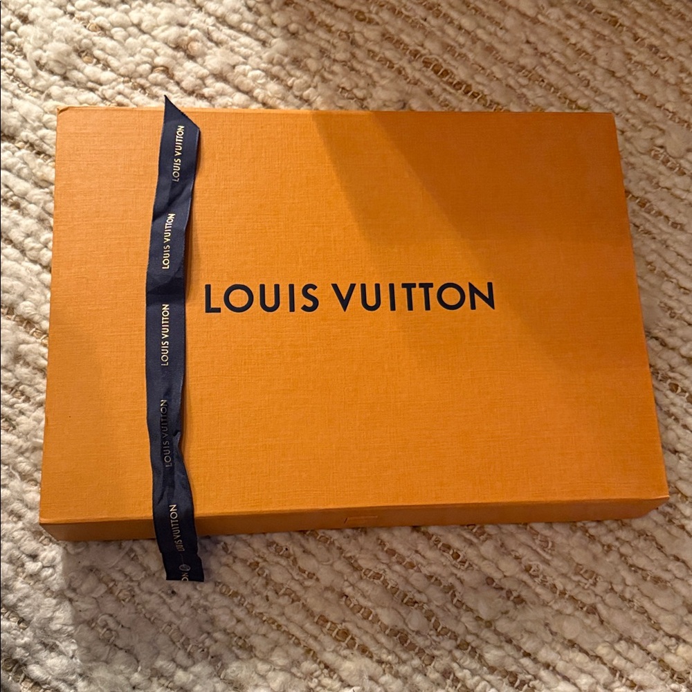 🧡NEW Louis Vuitton Orange Box with Ribbon Holiday Edition - Picture 2 of 6